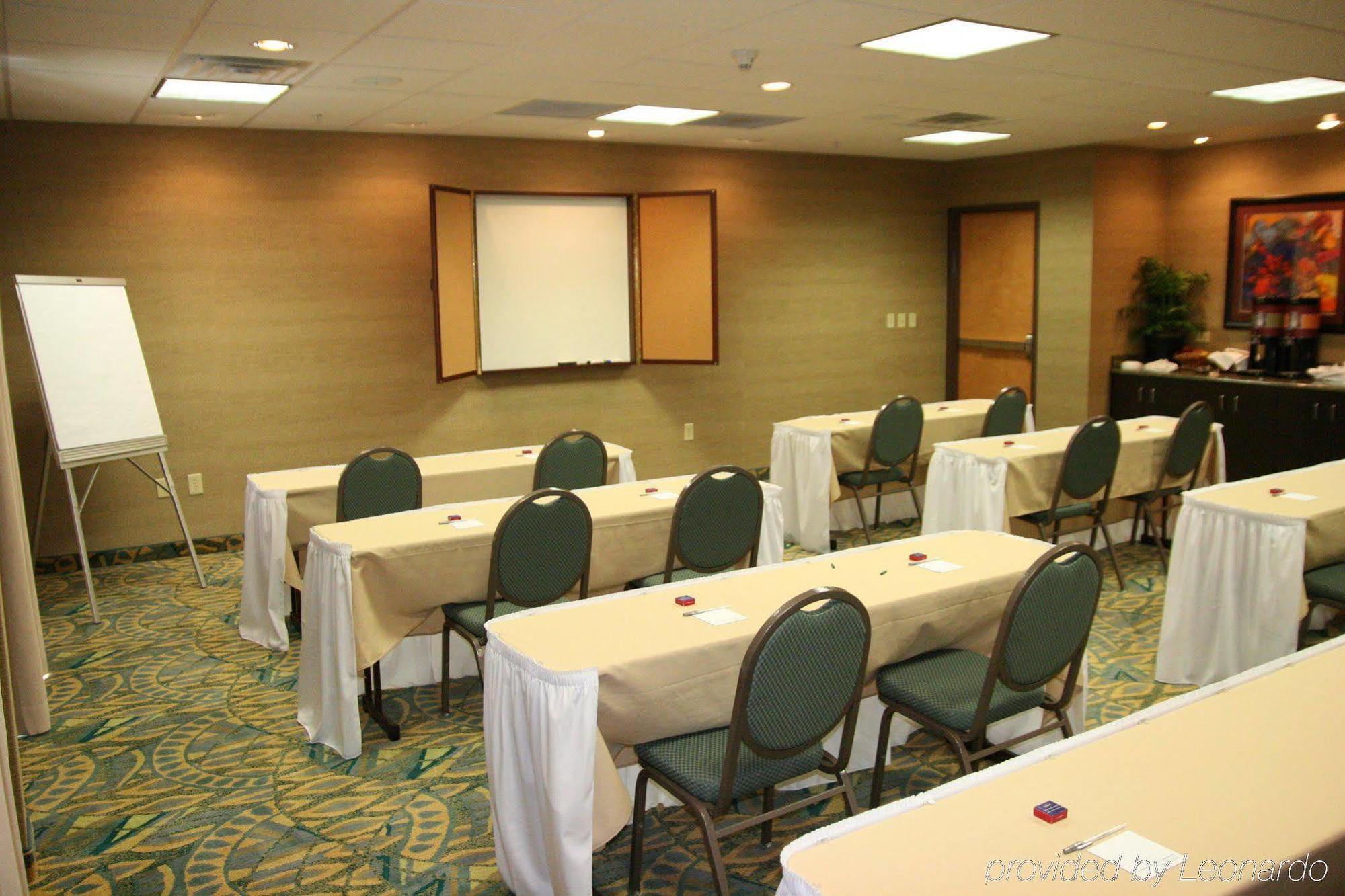 Hampton Inn & Suites Birmingham Airport Area Irondale Instalações foto
